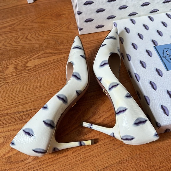 Prada Leather Pointed-Toe Pumps - Picture 6 of 8